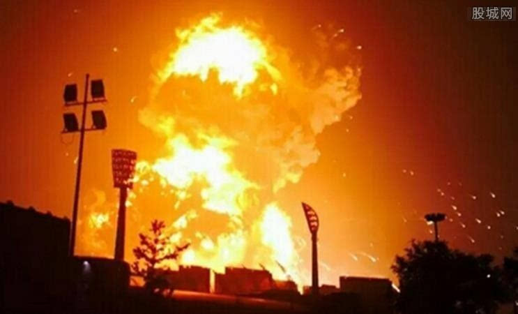 北京爆炸事故致49人受伤，紧急救援与社会关注同步进行